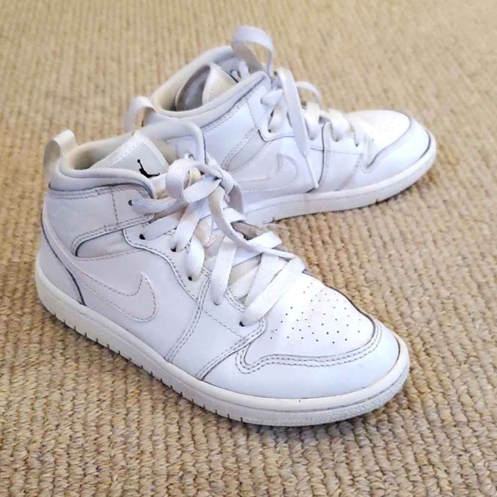 Jordan 1 Mid sneakers
